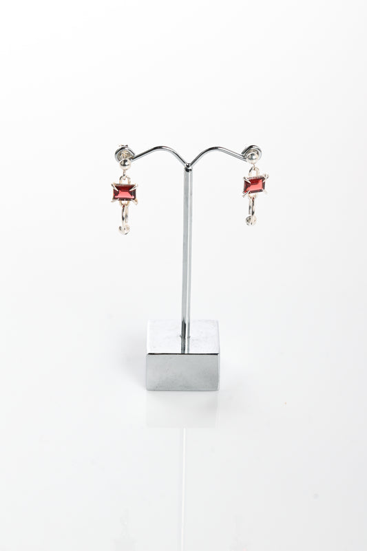 Kick In The Eye 'Beauties' with Garnet