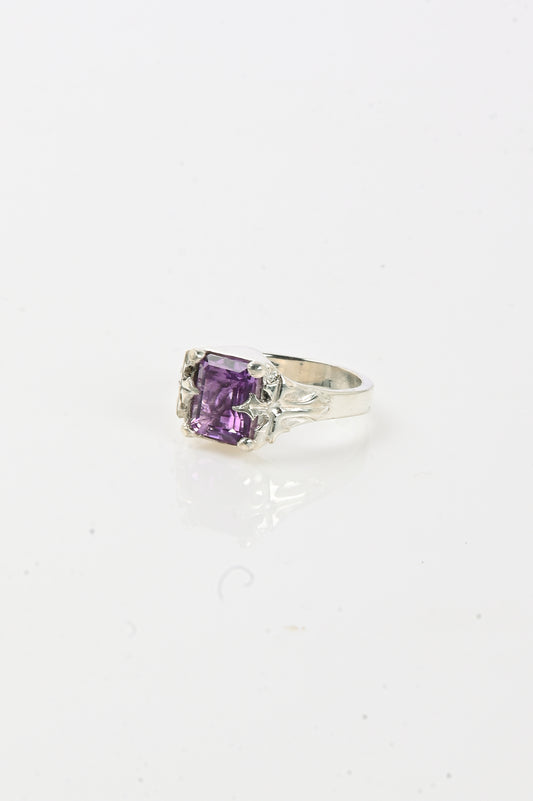 Oliver Thomas 'Hallowed' Ring in Amethyst