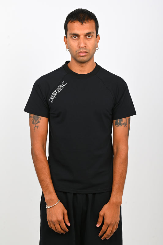 Posture Embroided Short-Sleeve in Black