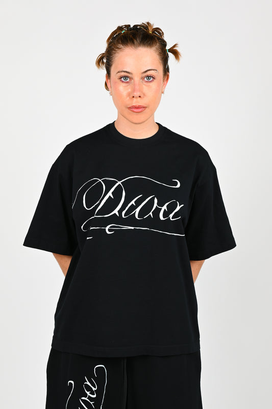 1000 'Diva' Tee in Black