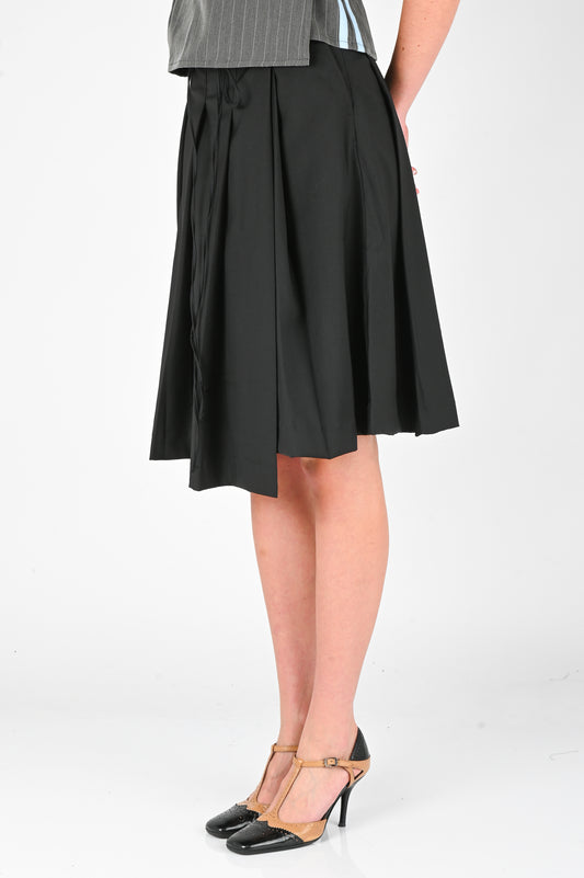 ESS·BEE Pleated Skirt in Black