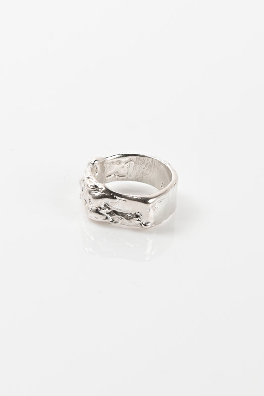 Nadia Ridiandries 'Melting Away' Chonky Ring