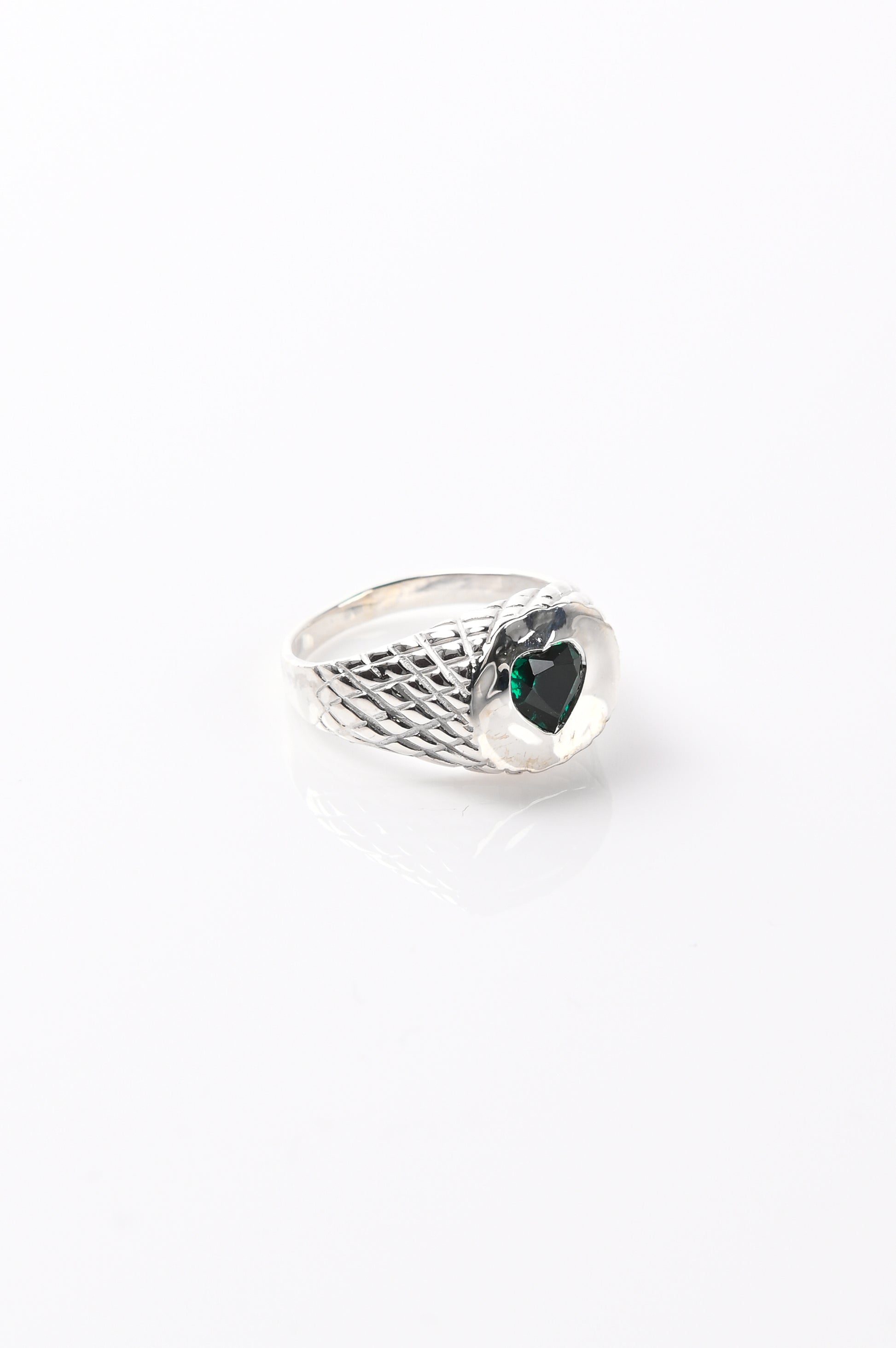 27mollys 'Heart' Ring With Emerald