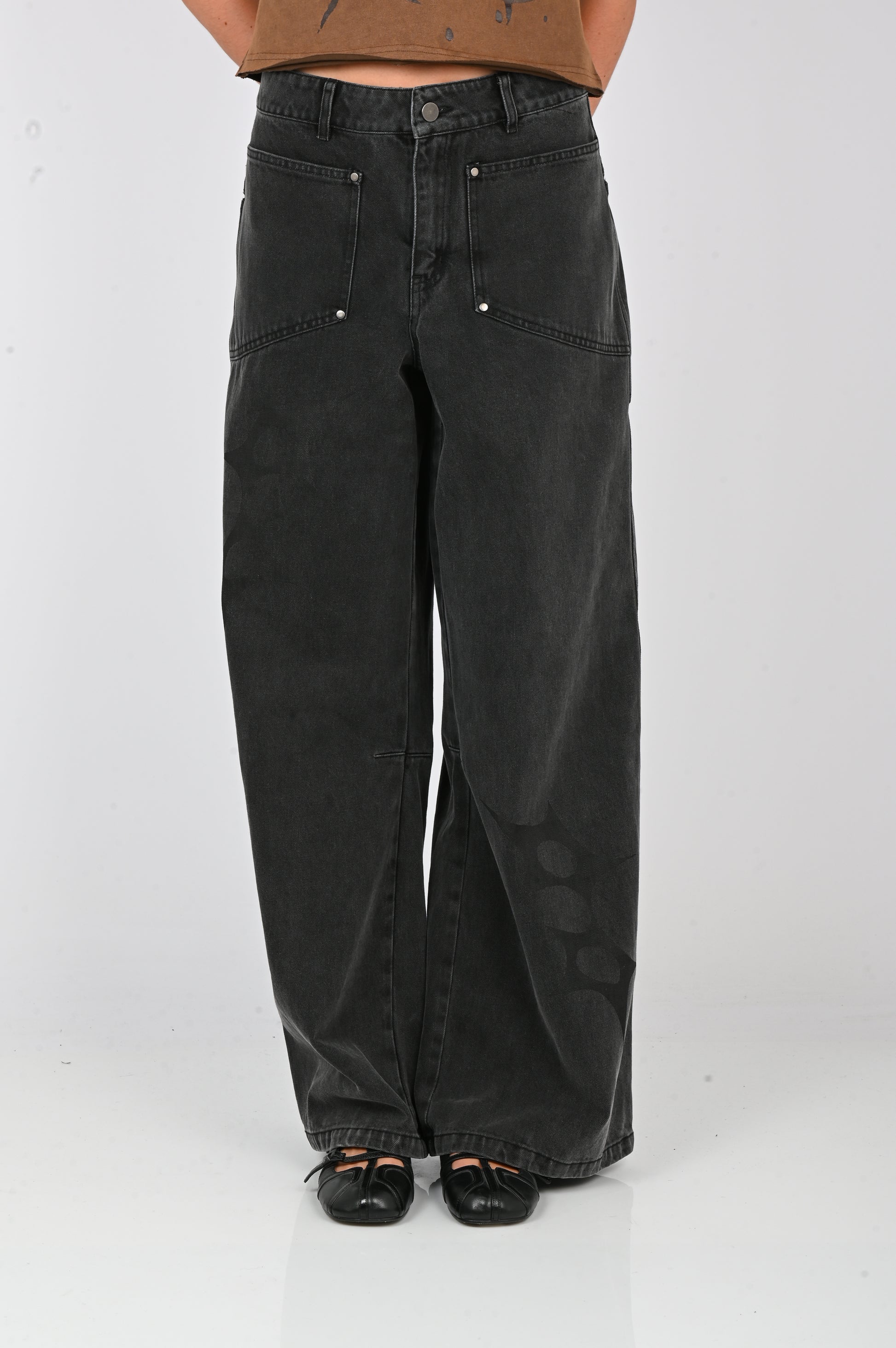 Arthur 'Slouchy' Spike Jeans in Worn Black