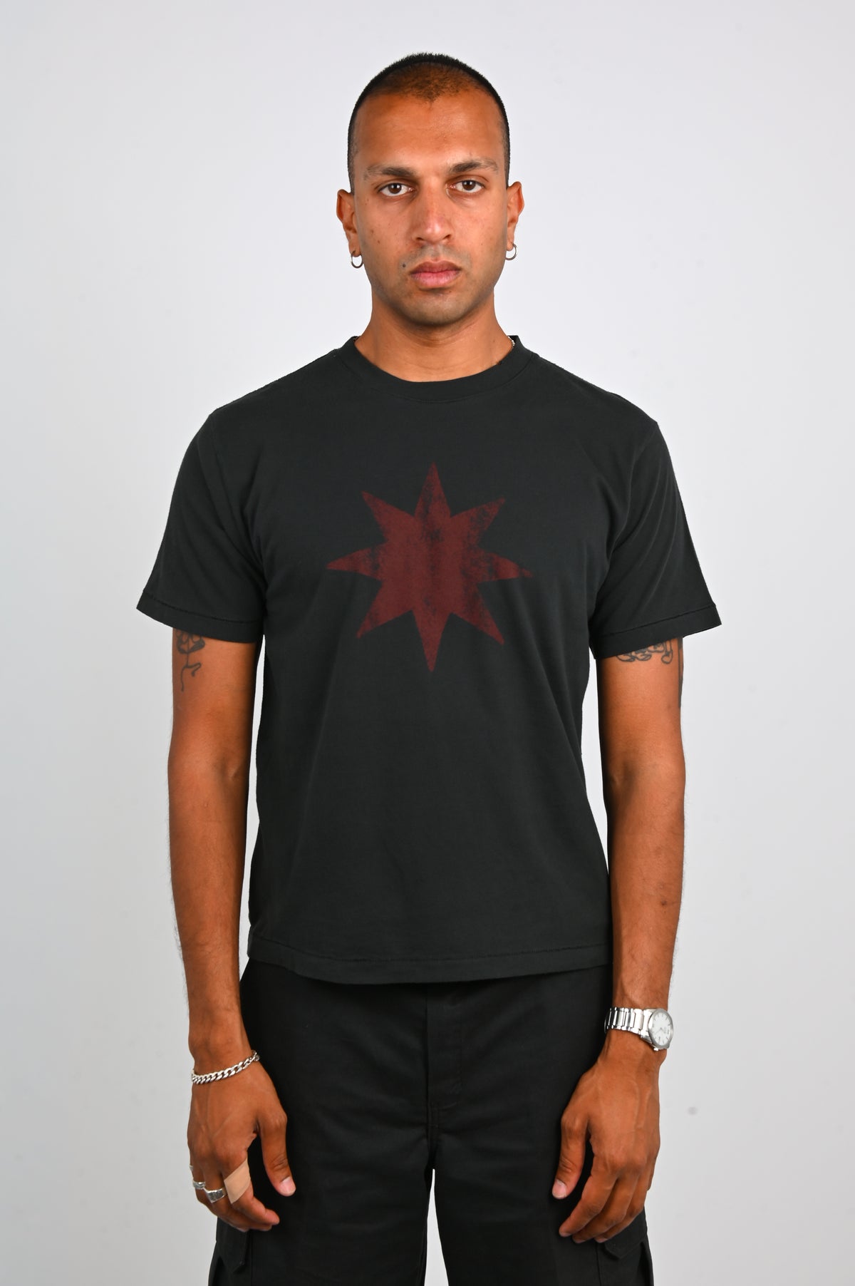 Beach Brains Star 'Tide' Tee in Black/Red