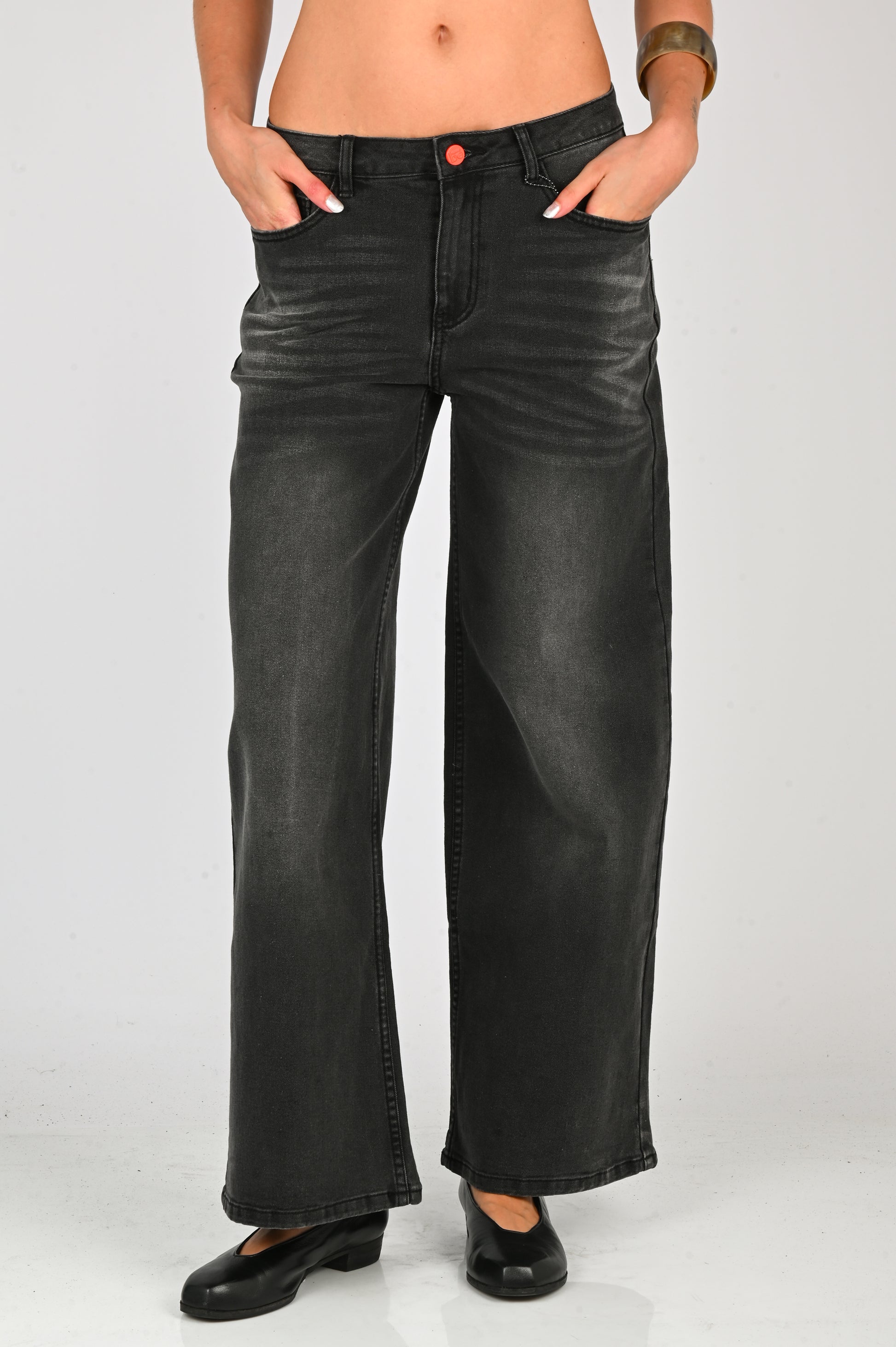 BeWider 'Wide' Jeans in Used Black