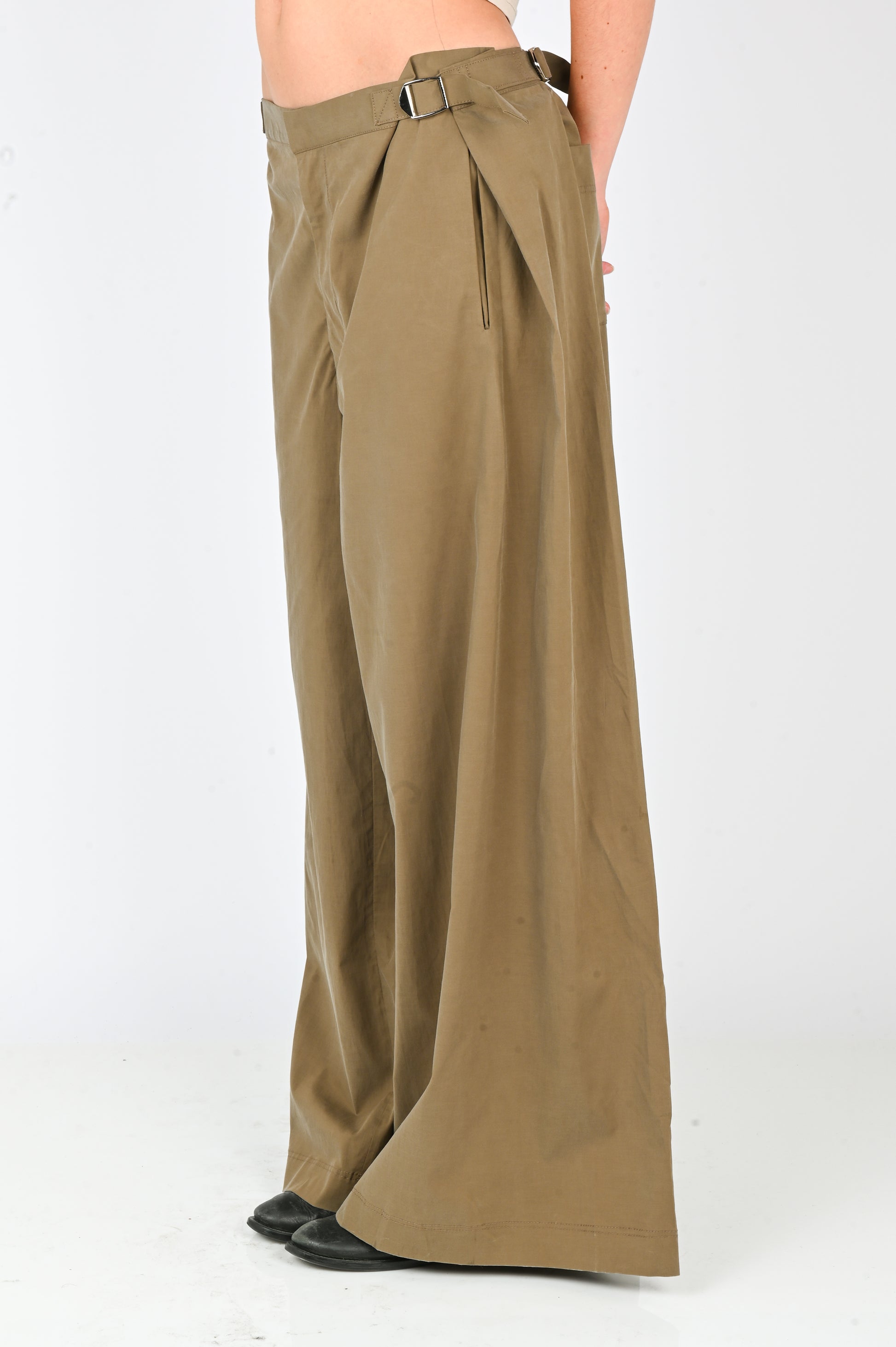 KATALYST 'Windcatcher' Pants in Olive
