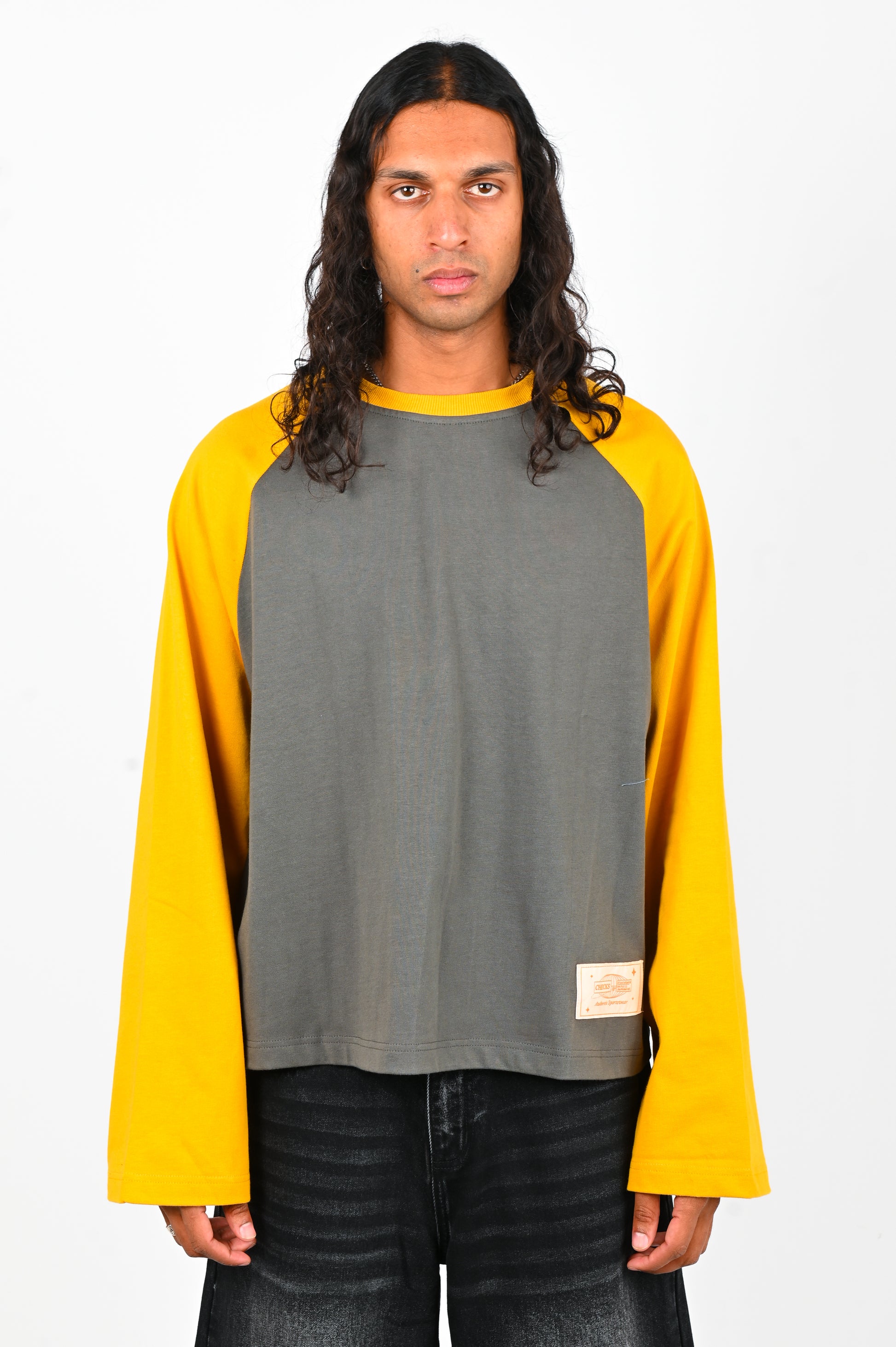 Checks 'Crew' Raglan Jersey in Charcoal