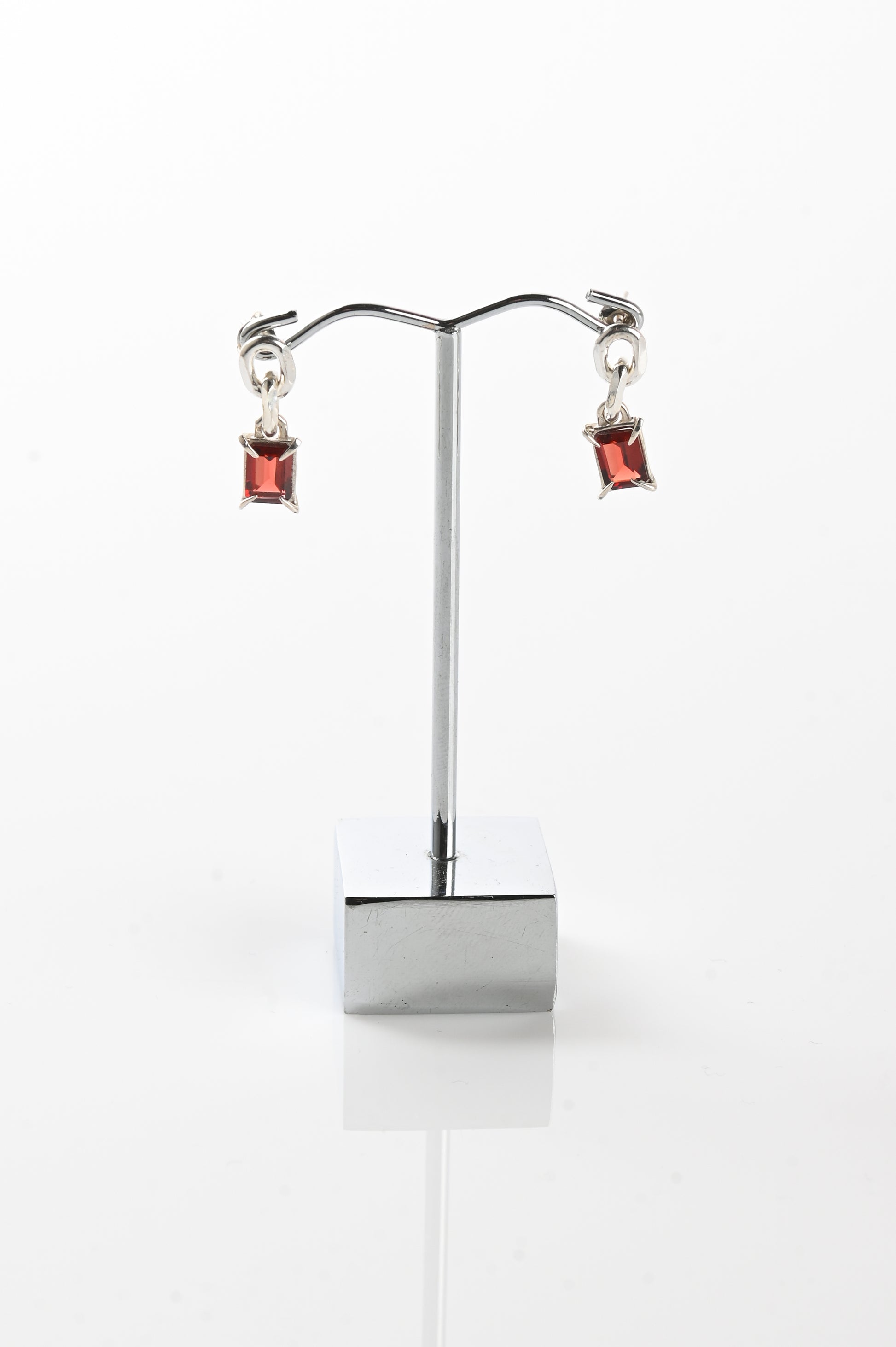Kick In The Eye 'Natural Romeo' With Garnet
