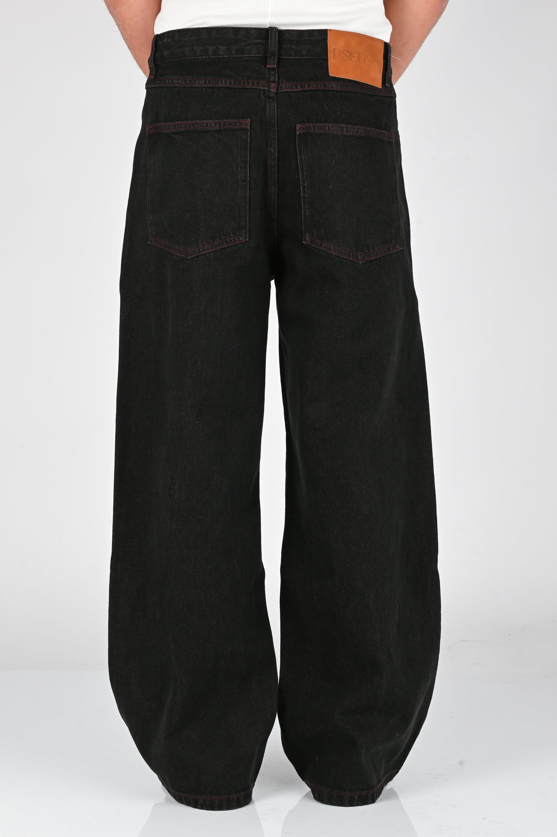 Pseushi Loose Jeans in Mud Wash