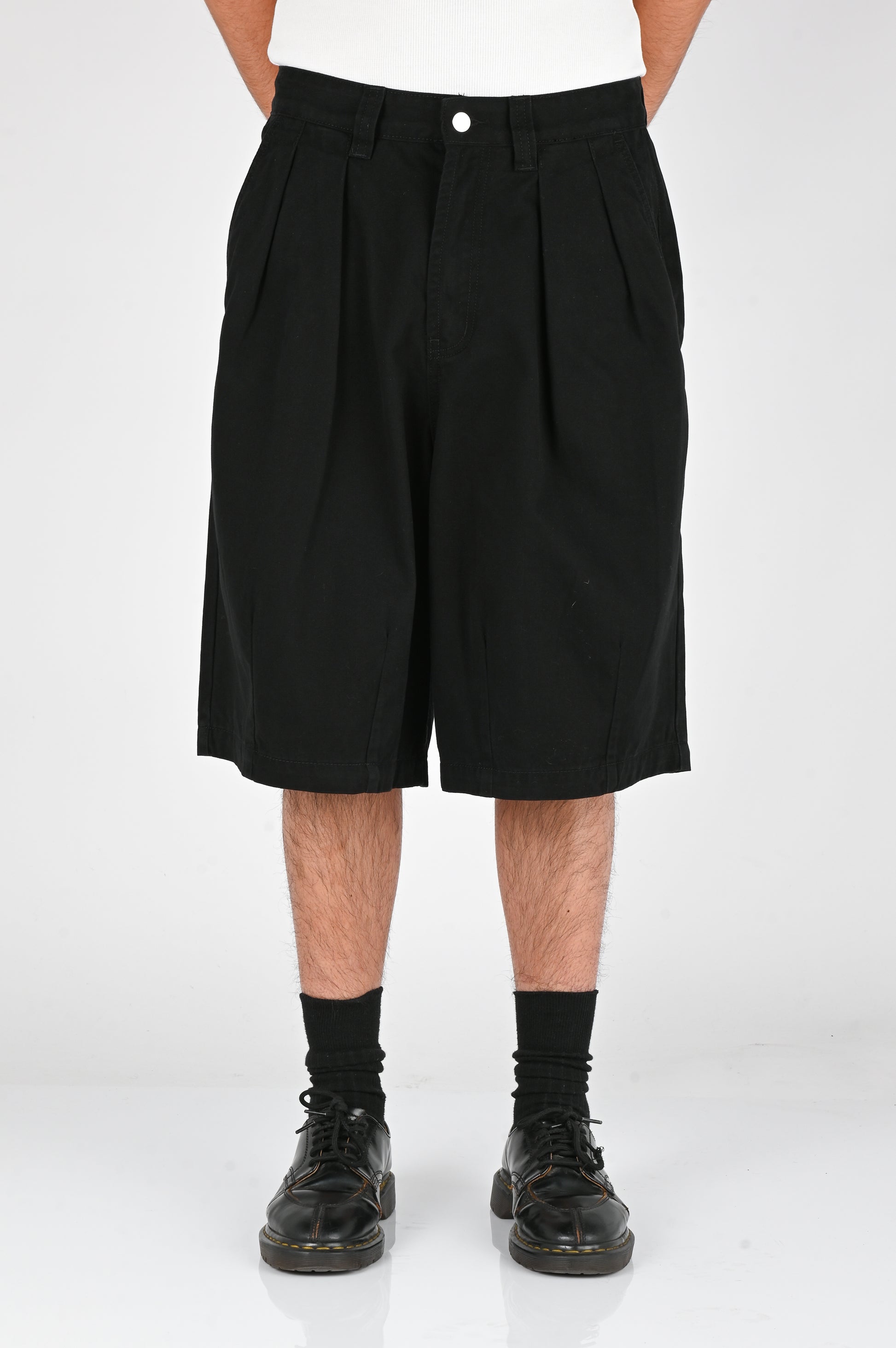 Pseushi Pleated Balloon Shorts in Black