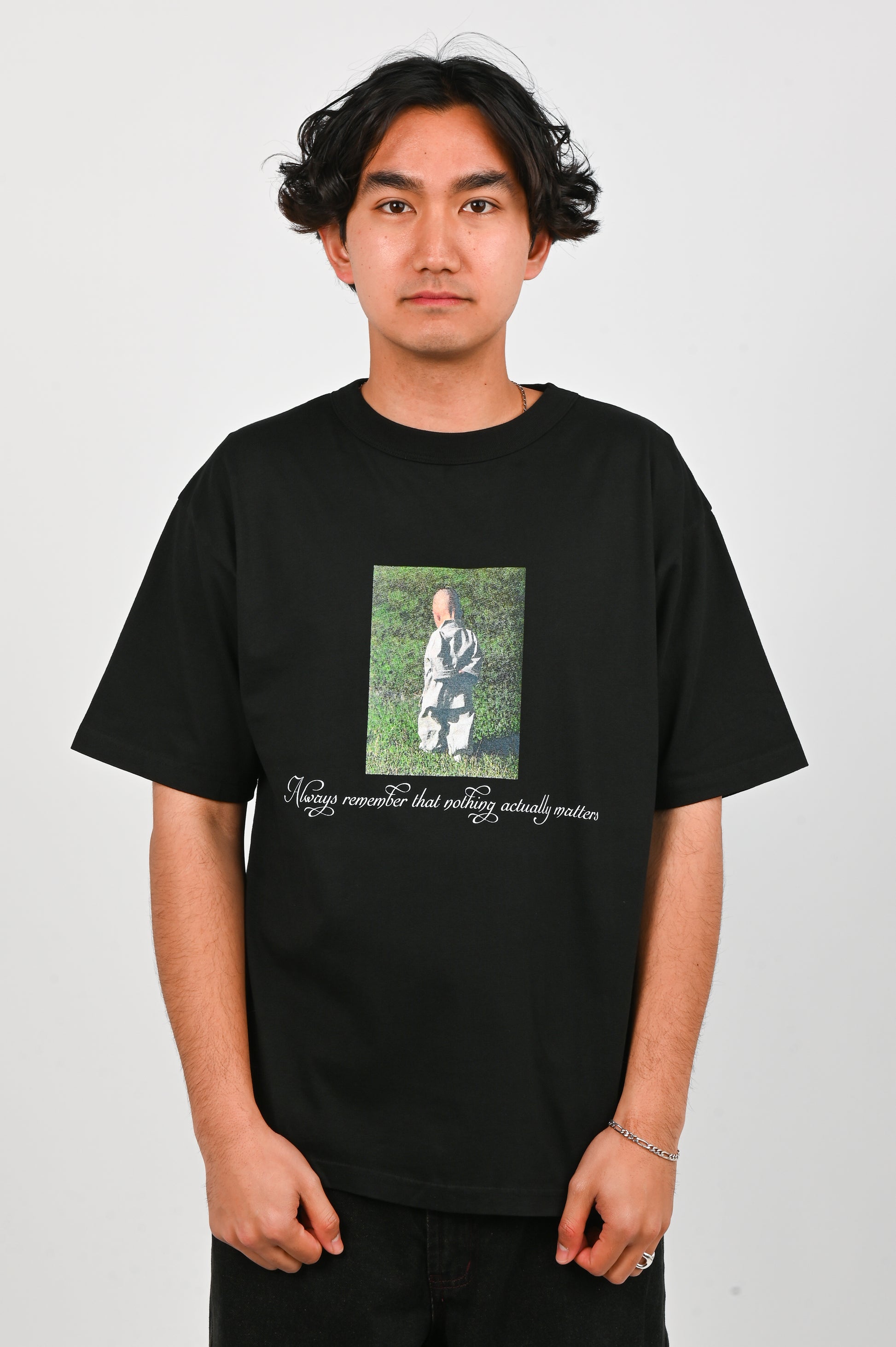 Pseushi 'Nothing' Tee in Black