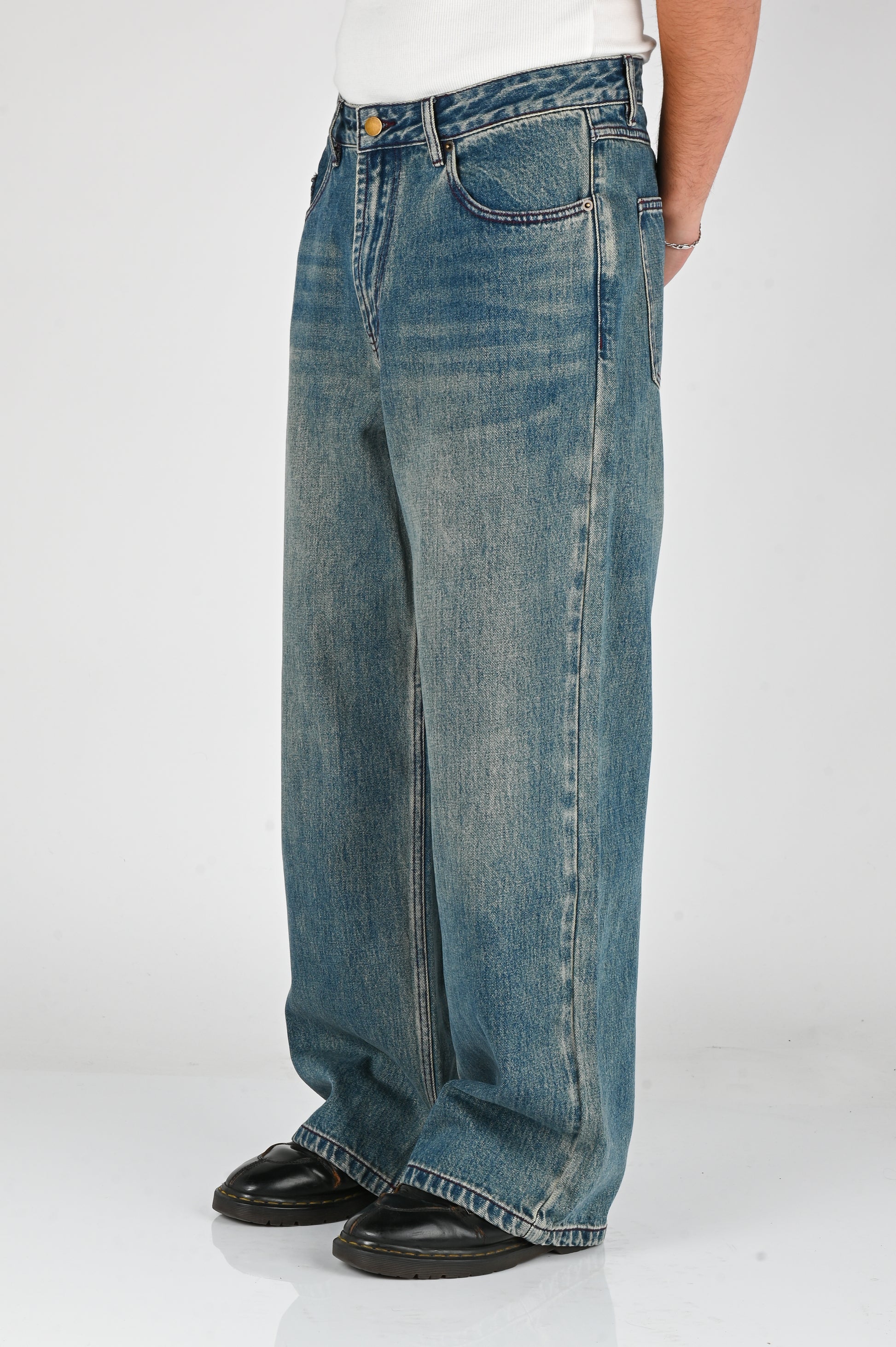 Pseushi Loose Jeans in Vintage Wash