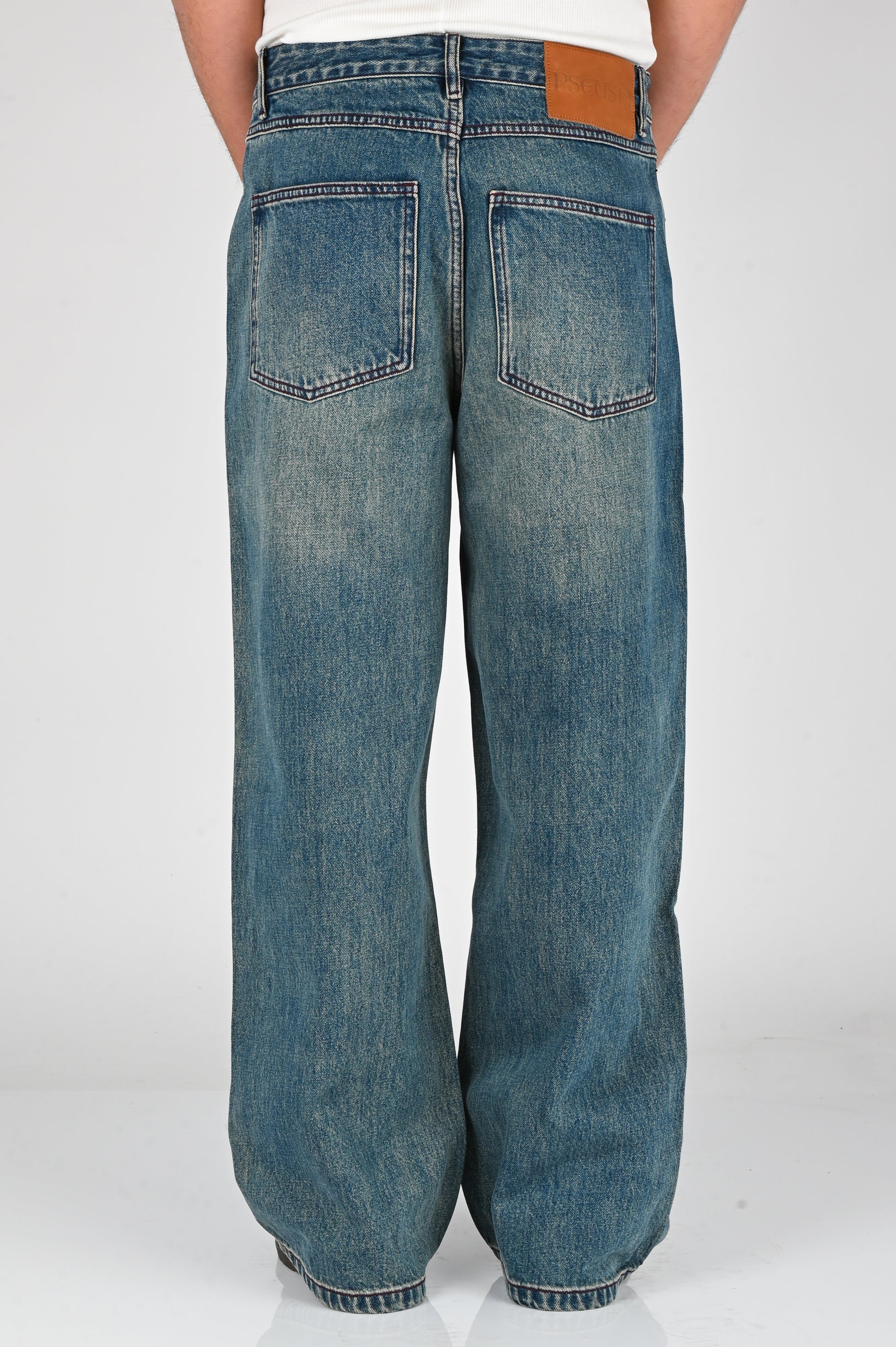 Pseushi Loose Jeans in Vintage Wash