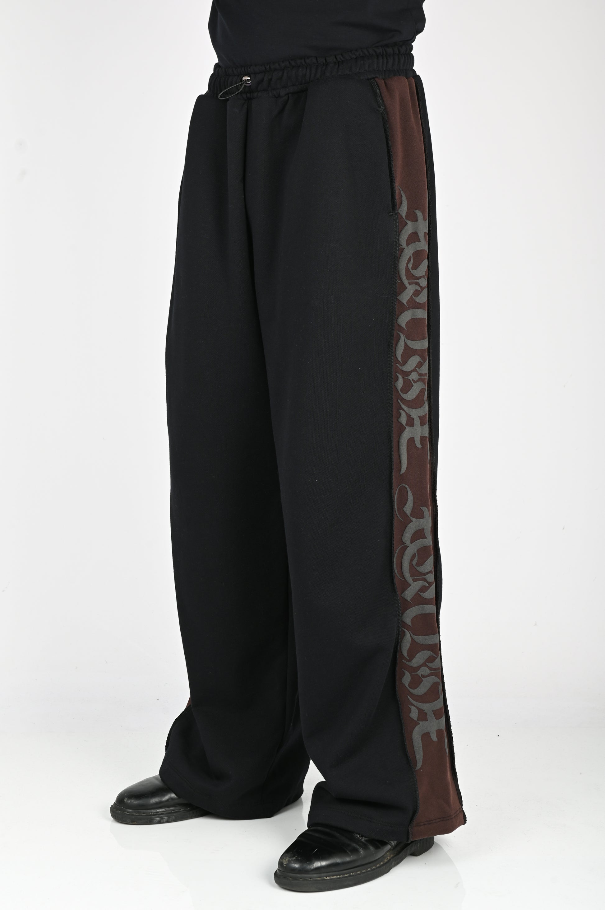 Posture Panel Pant in Brown on Black