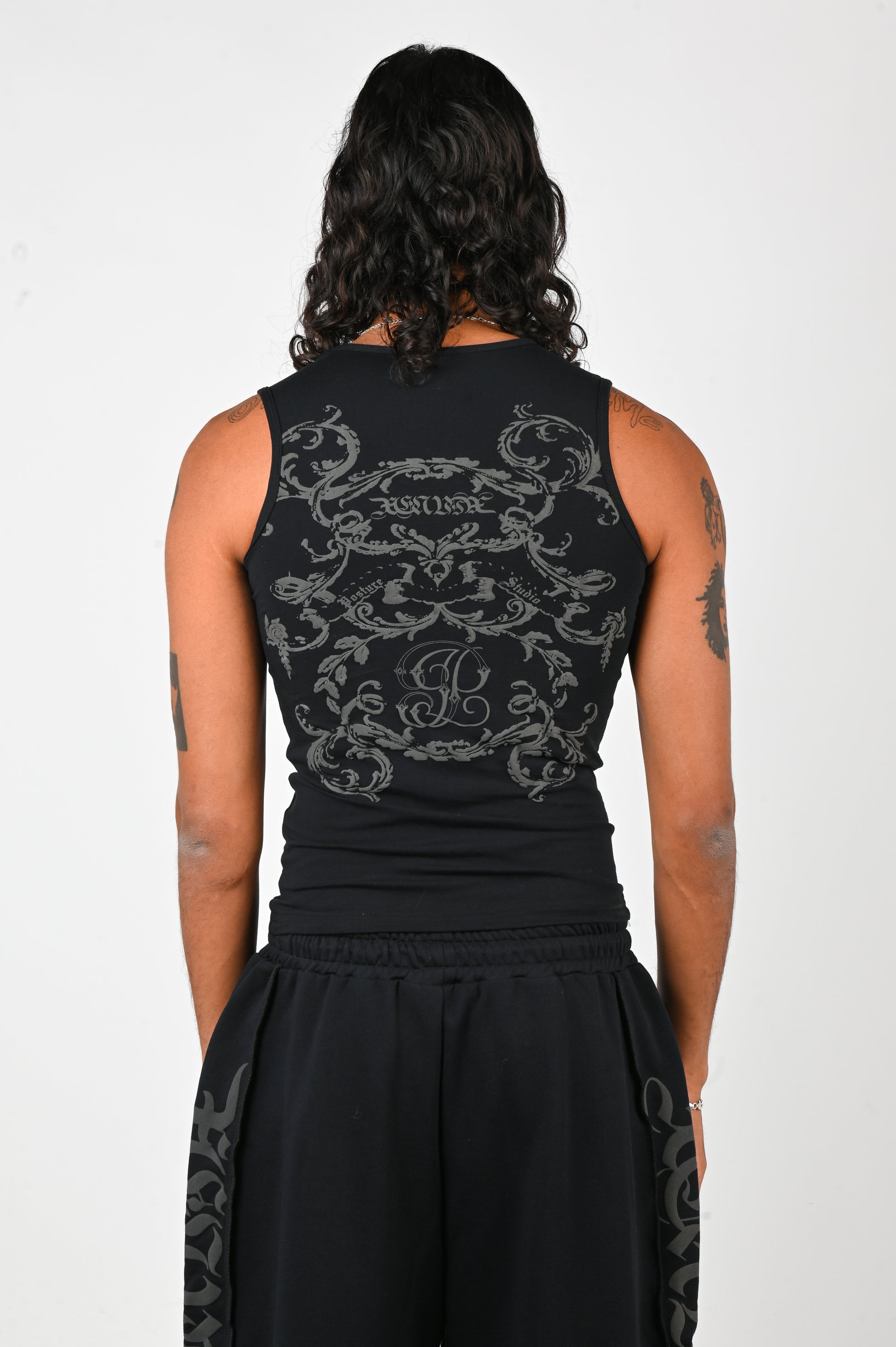 Posture 'Baroque' Singlet in Black