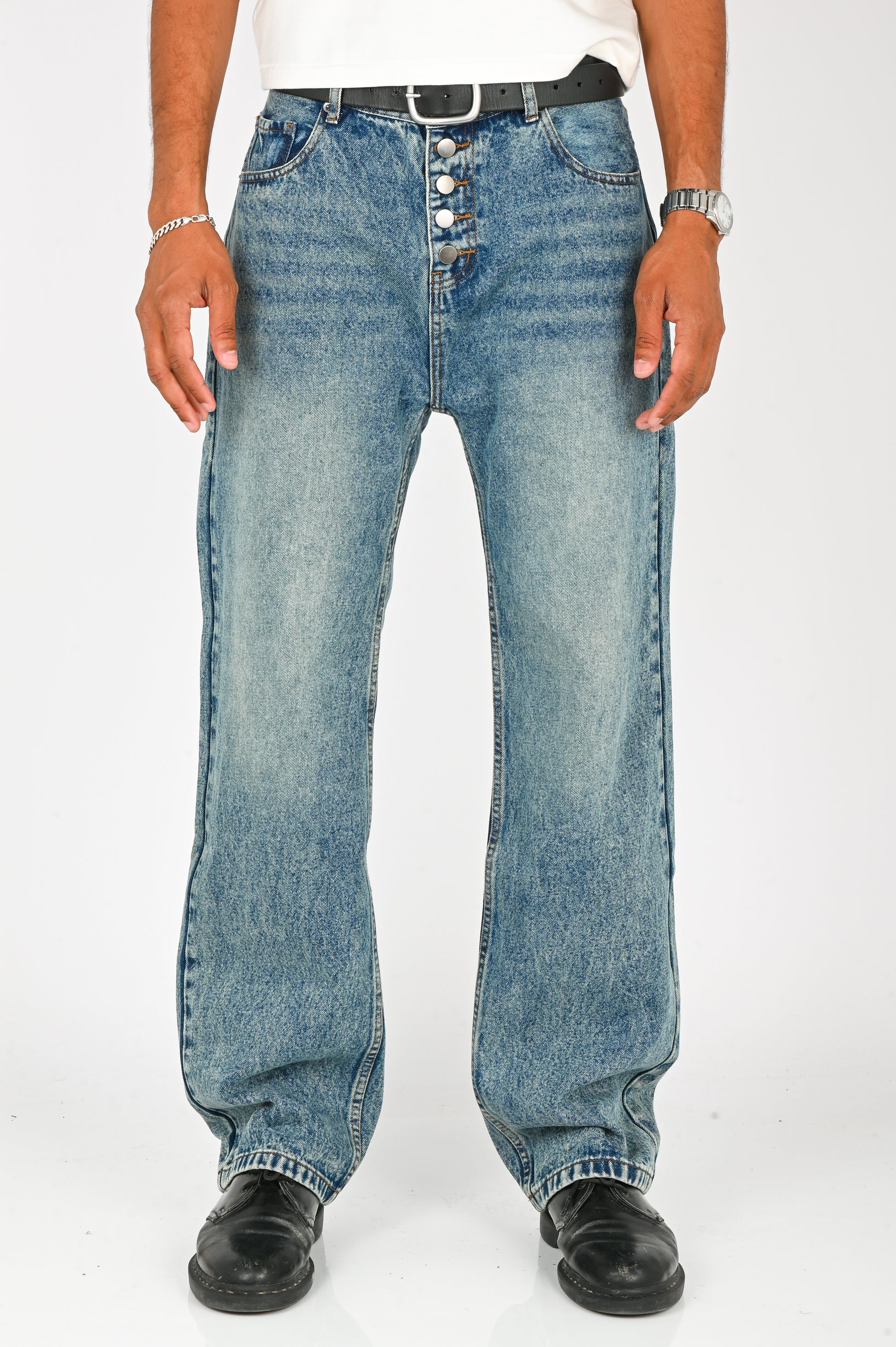 Wynn Hamlyn Button Fly Classic Jeans in Mid Dirty Wash (Mens)