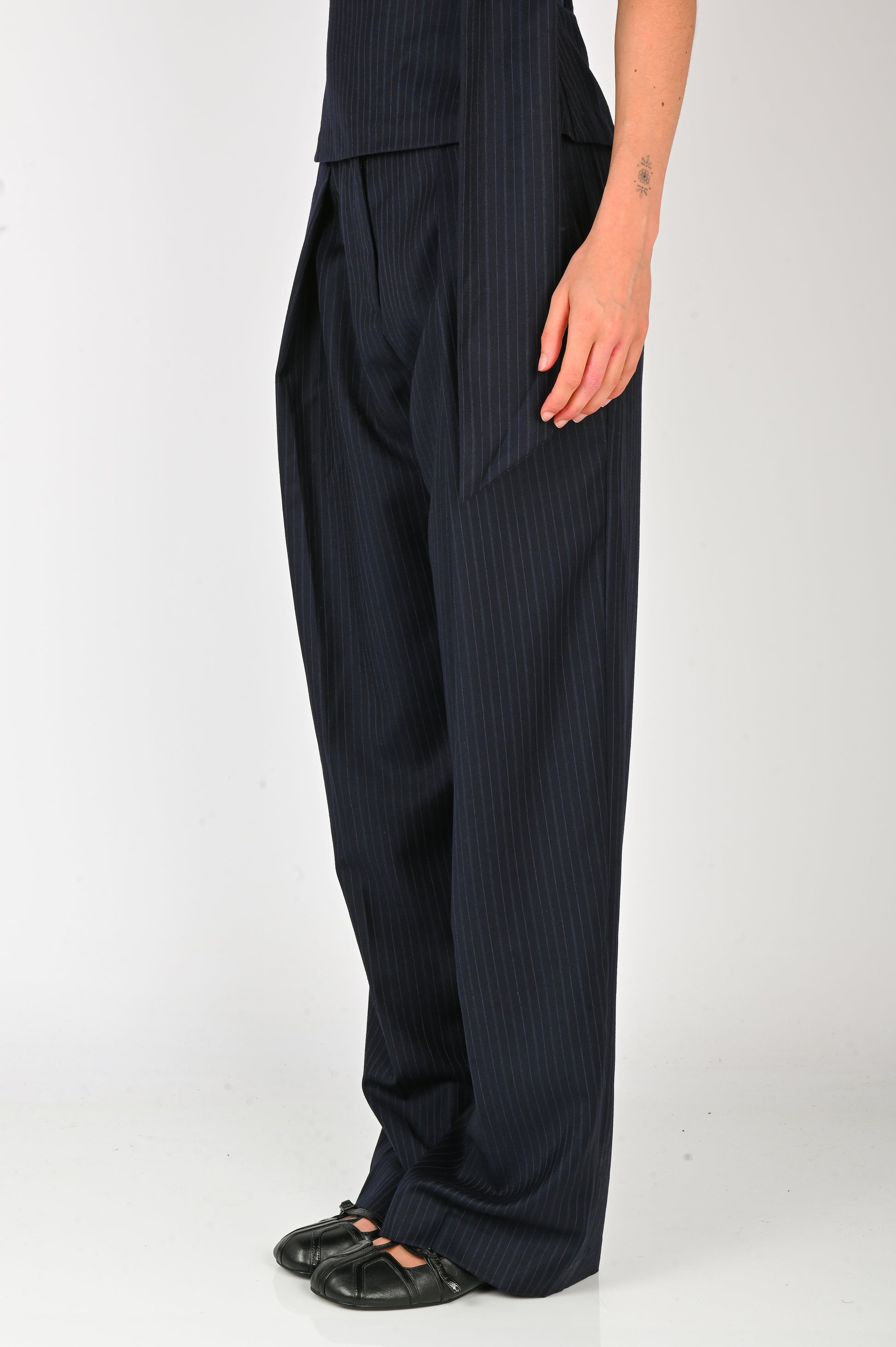 Wynn Hamlyn Pleat Front Trouser in Navy Pinstripe