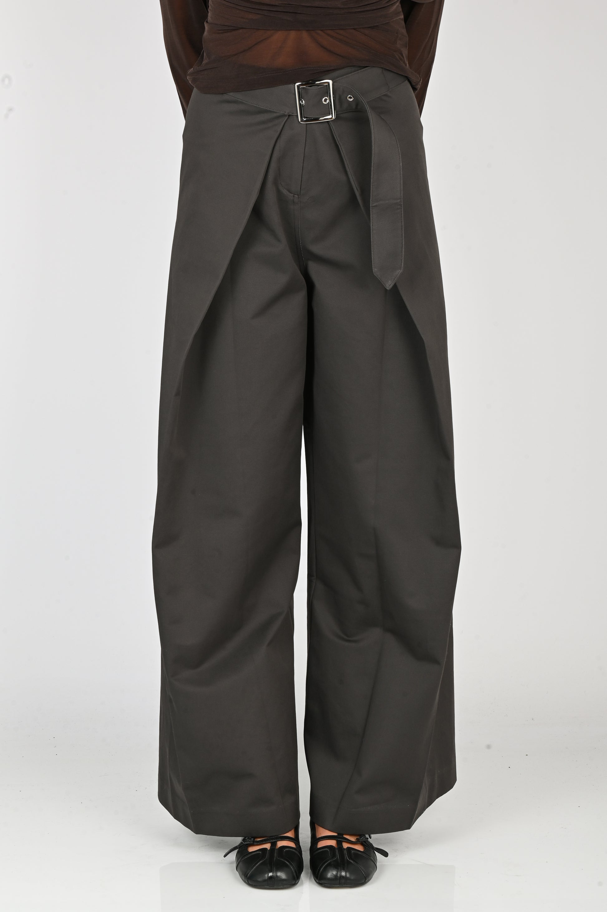 Wynn Hamlyn 'Utility Wrap' Trouser in Charcoal