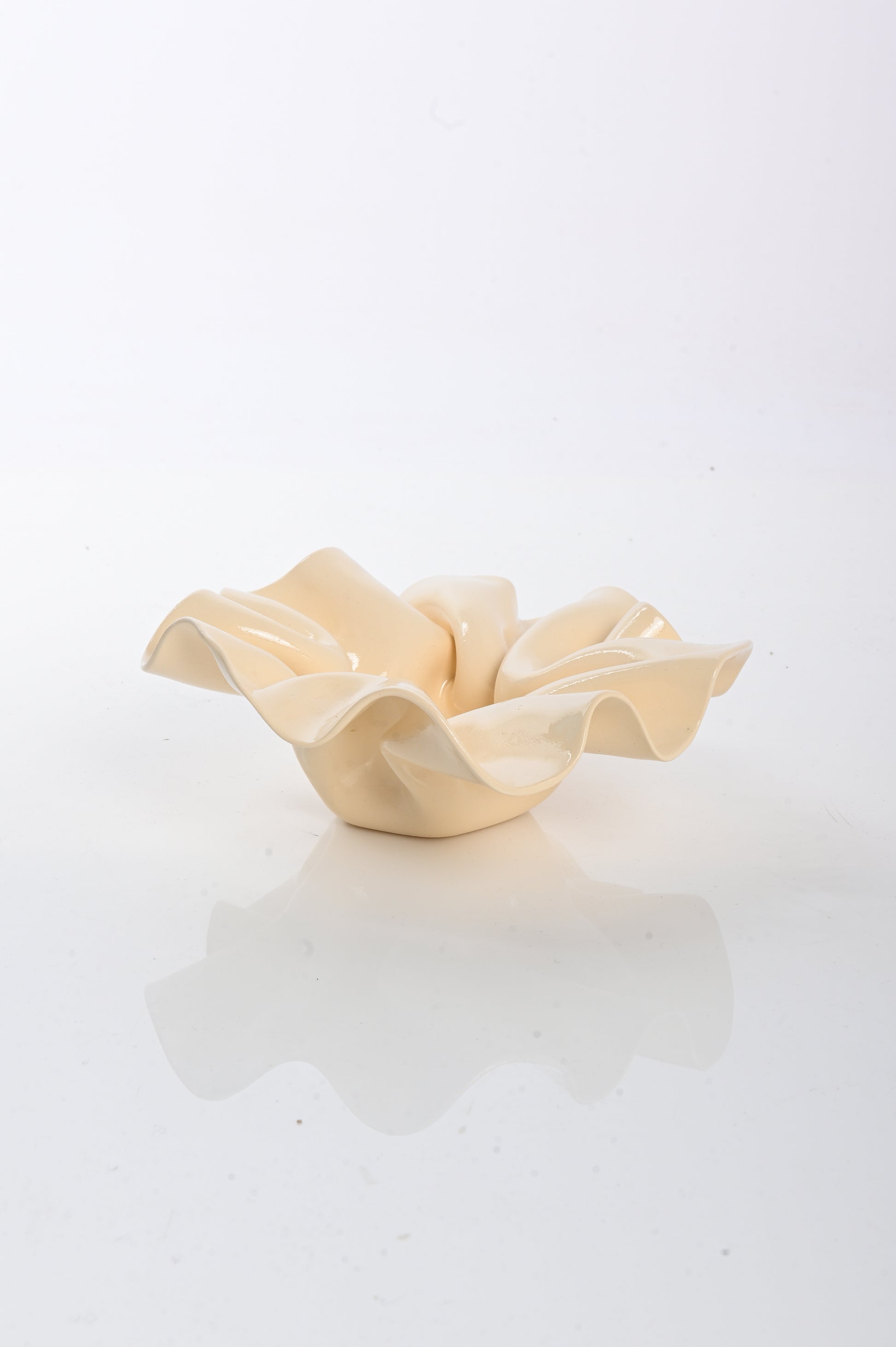 Jess Sellinger 'Wave Tray' In Cream