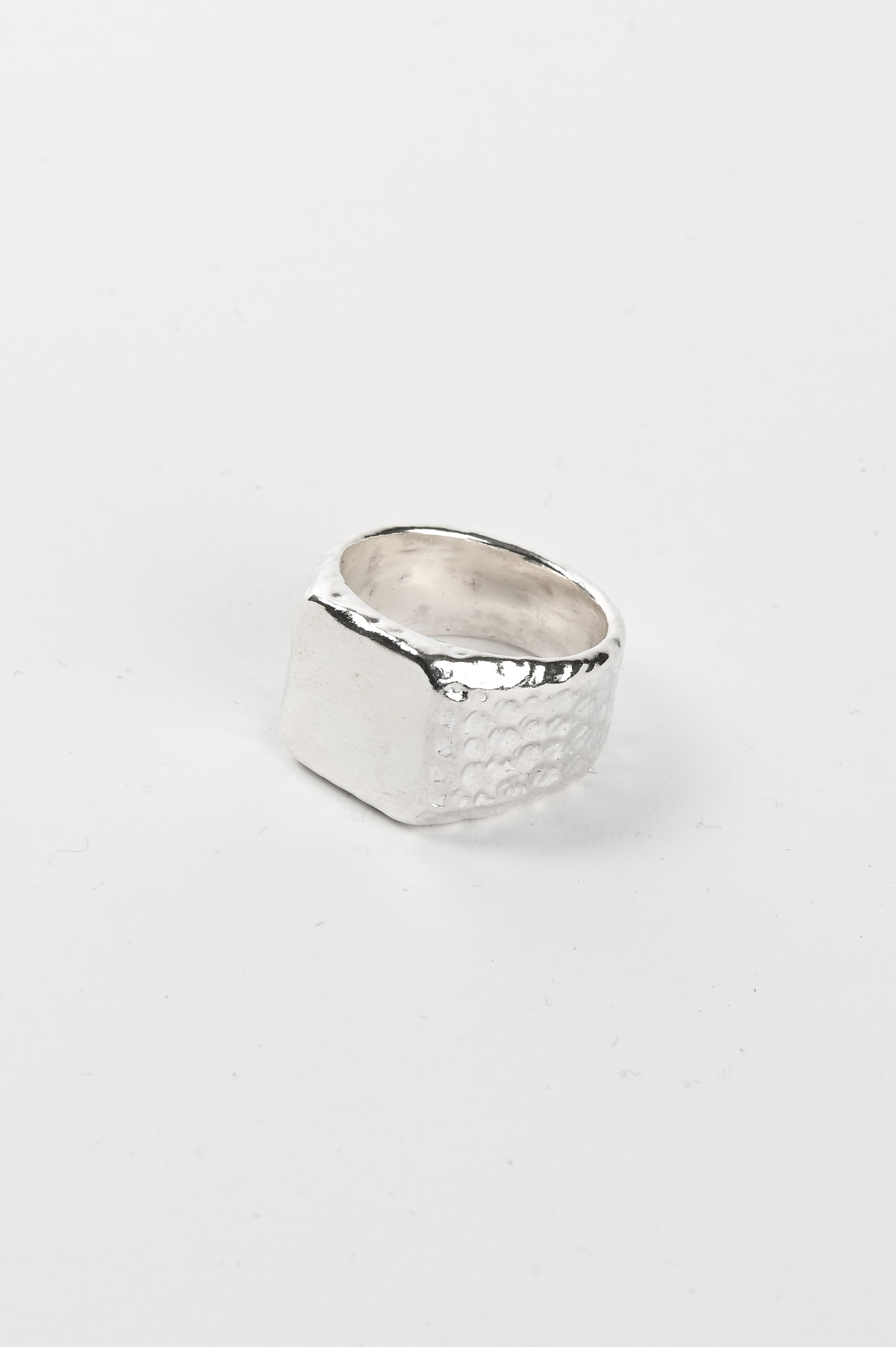 Studio Zali 'Scaled' Signet Ring