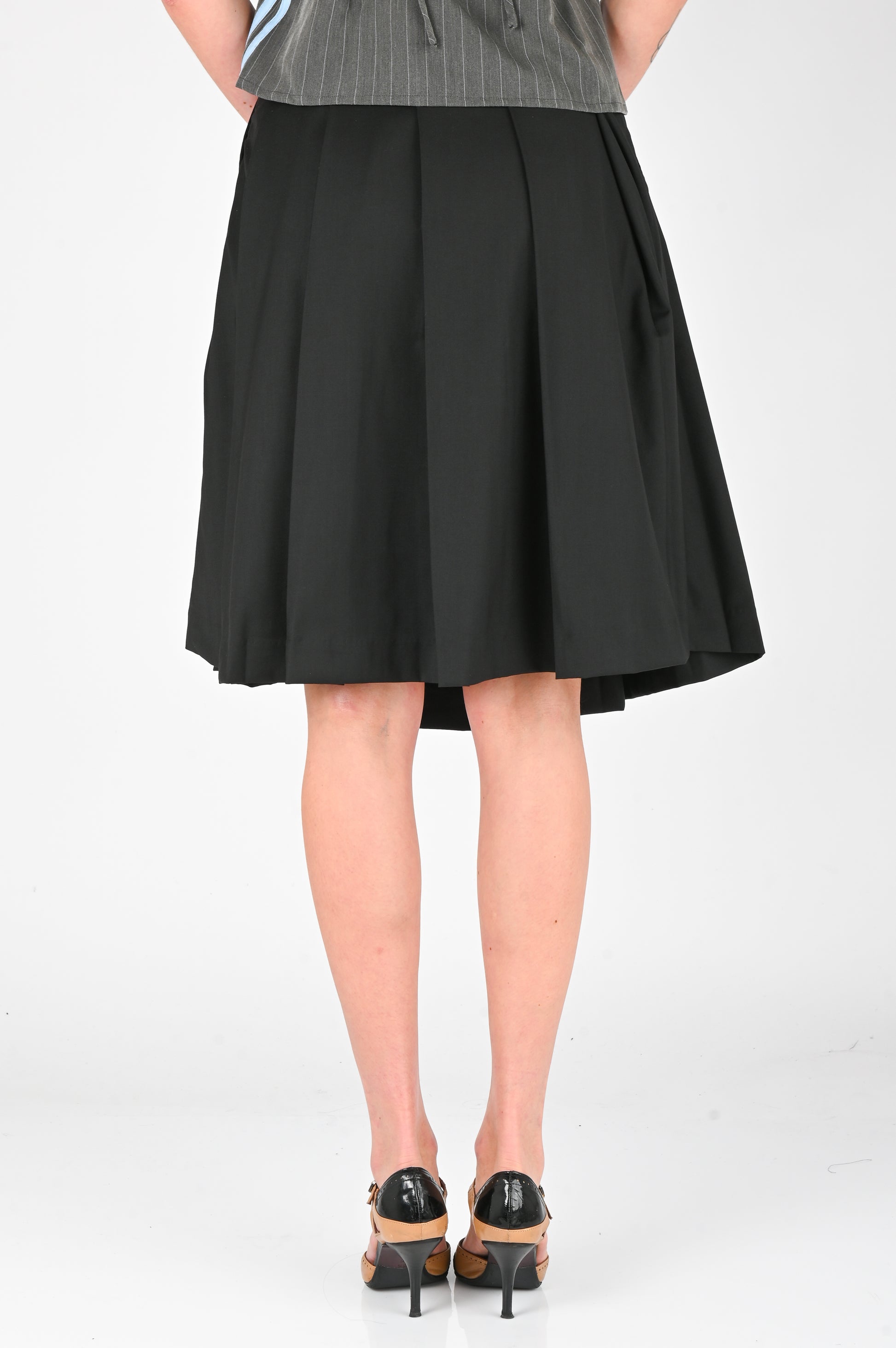 ESS·BEE Pleated Skirt in Black