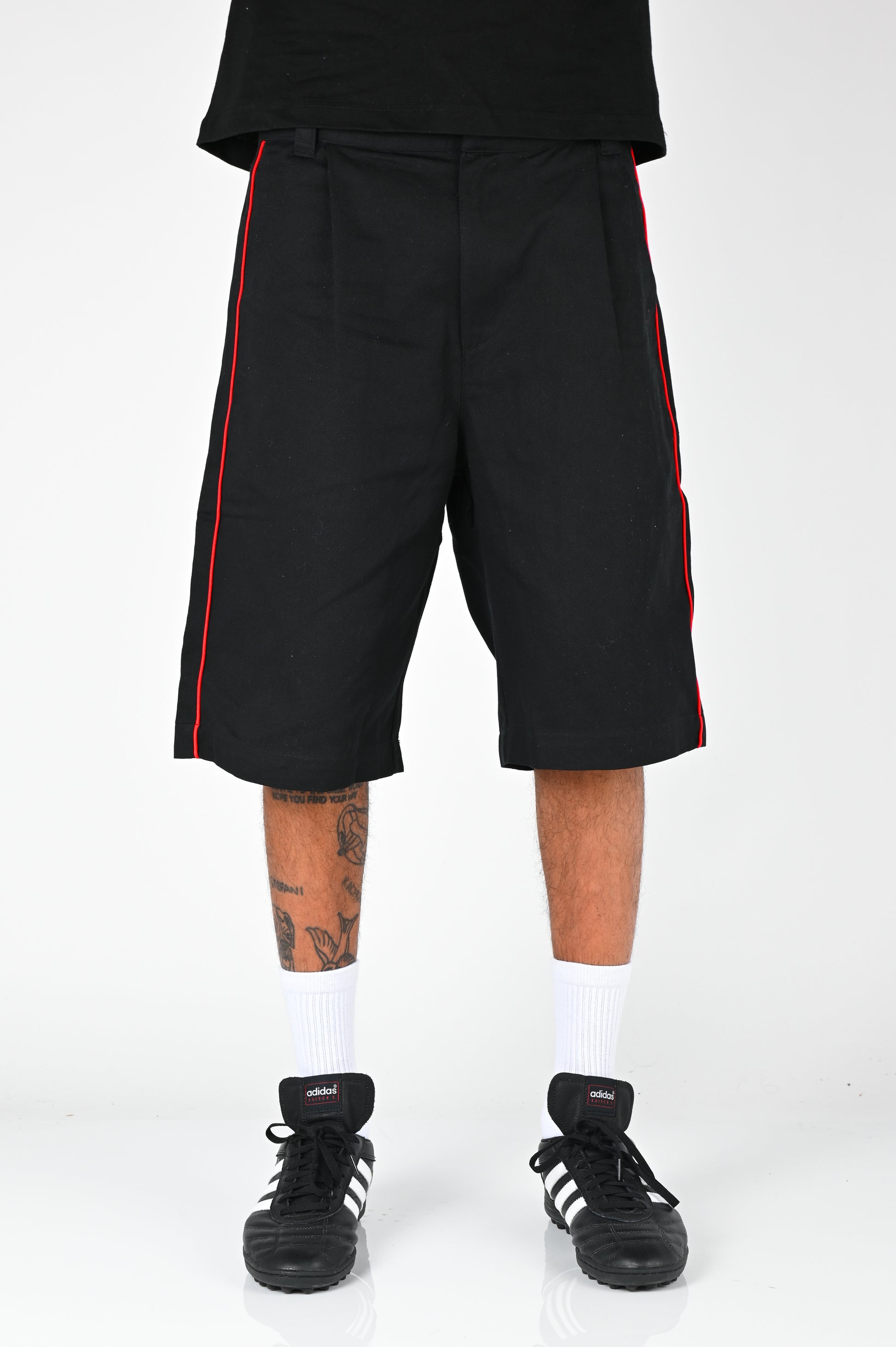 Hoddle 'Bermuda' Shorts in Black