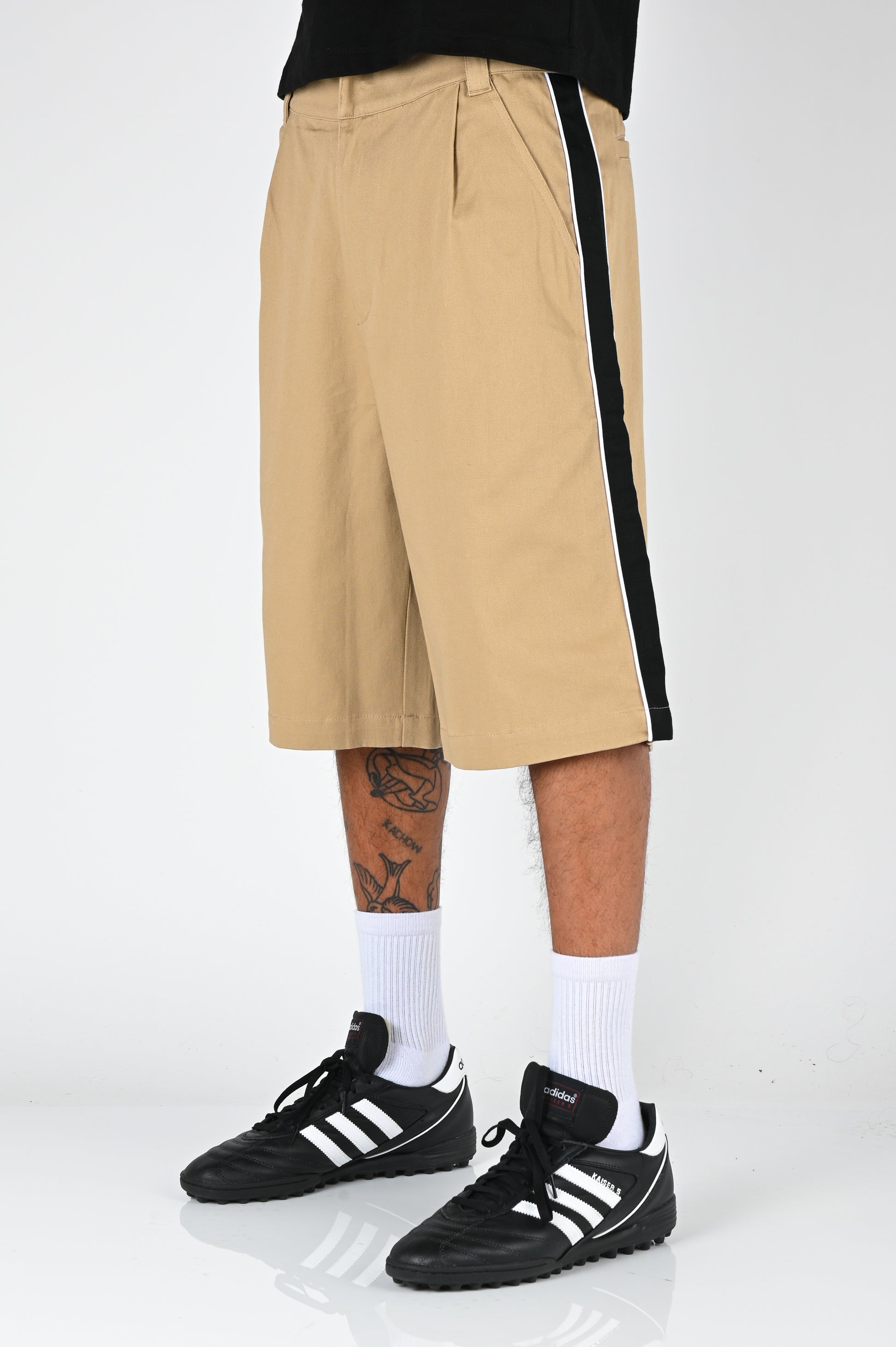 Hoddle 'Bermuda' Shorts in Tan