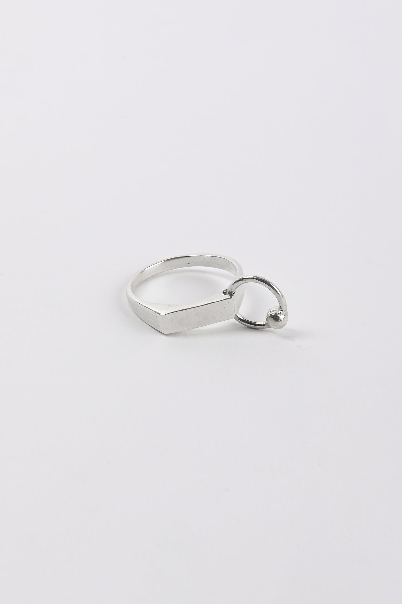 Kick In The Eye 'Zero' Ring With Round Piercing